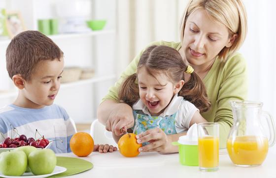 Bí quyết làm nước ép cho bé yêu với máy ép chậm