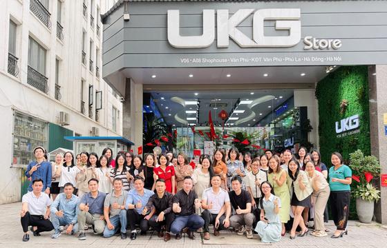 UKG TRAO QUÀ TRI ÂN NHÂN VIÊN NHÂN DỊP LỄ 30/4 – 1/5